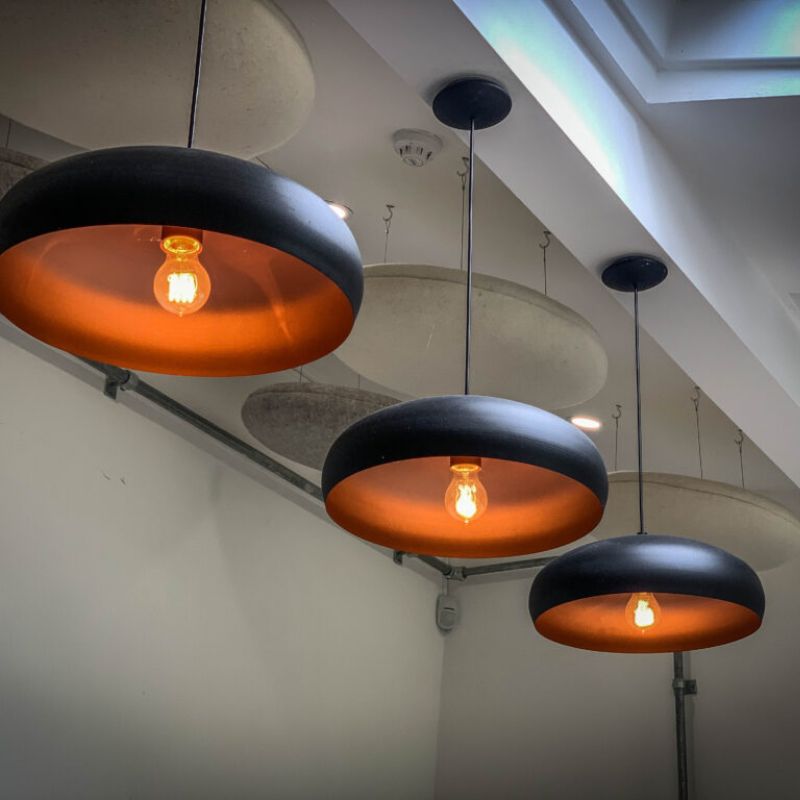 Radeau acoustique en forme de cercle suspendu de The Woolly Shepherd